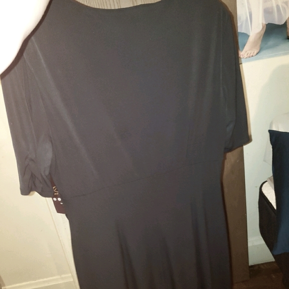 One piece - Picture 3 of 3